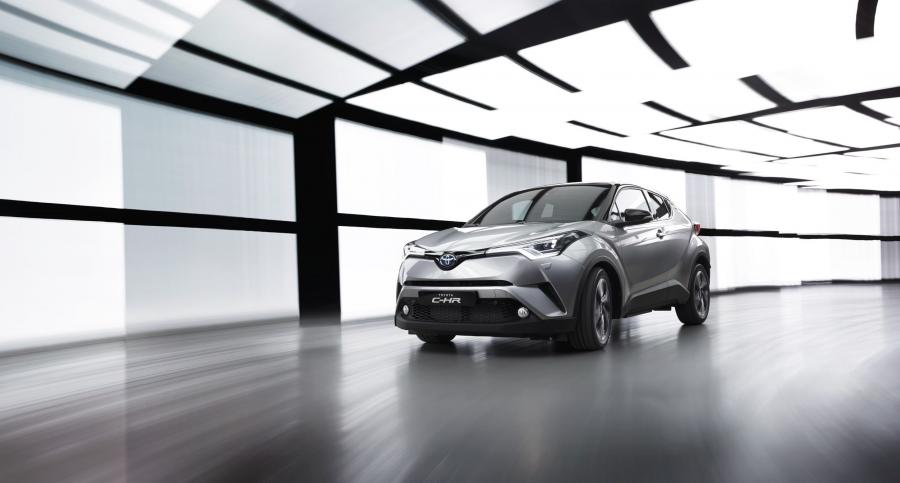 Toyota C-HR Hybrid 2016 года  (WW) (фото 2 из 31)